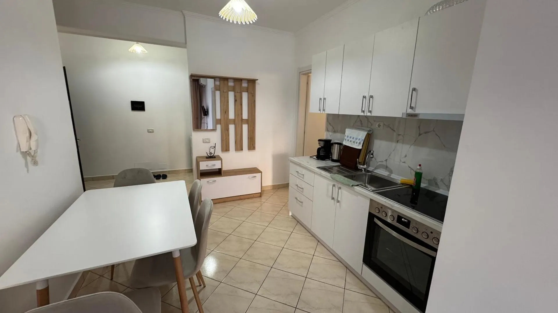 Comfort Apartments Promenade Sarande 0*,
