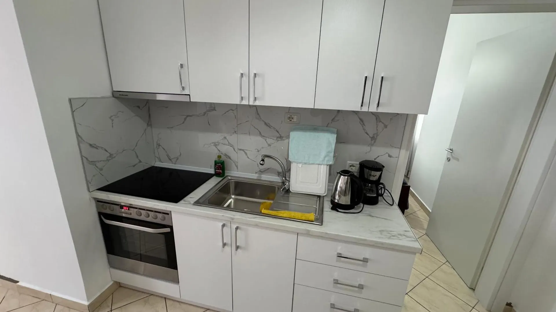 Comfort Apartments Promenade Saranda 0*,