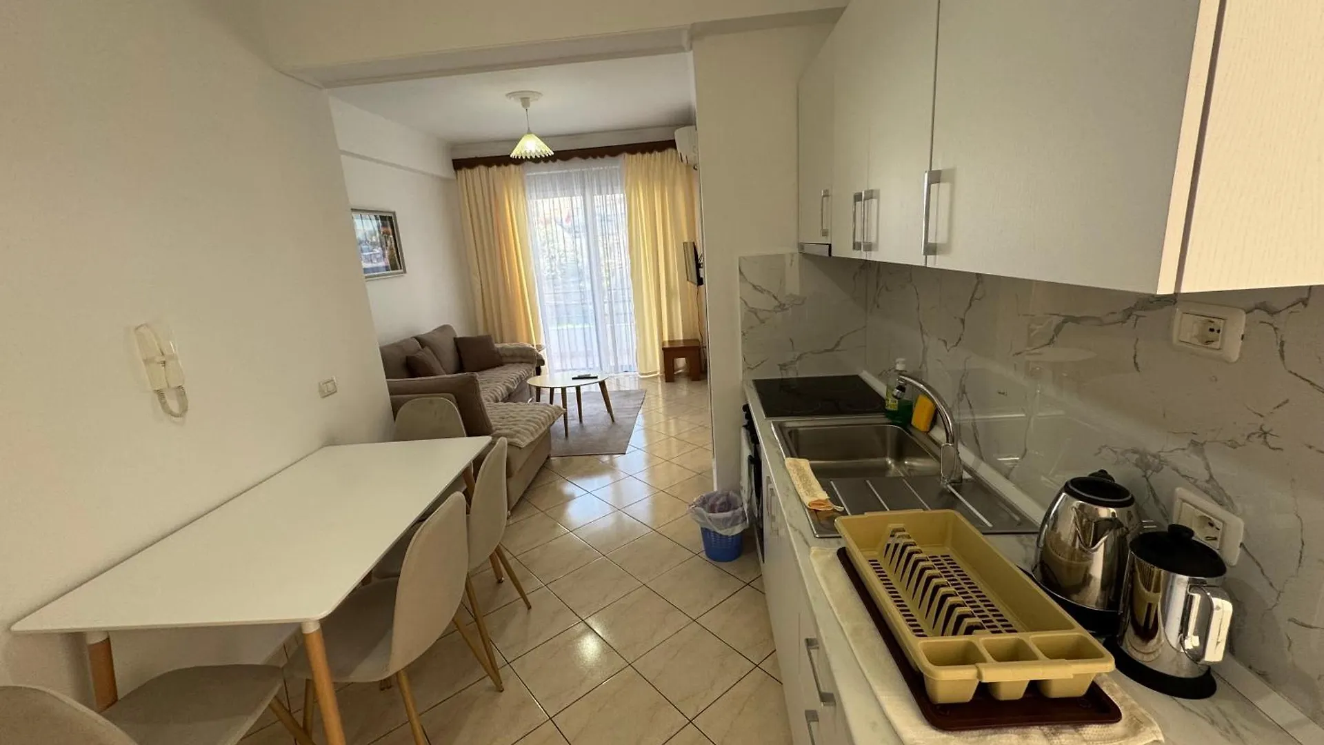 Comfort Apartments Promenade Saranda 0*,